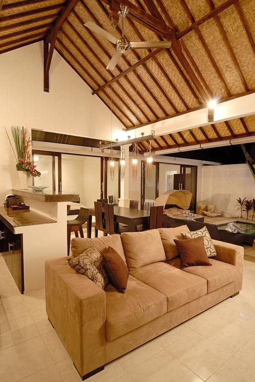 Villa Teman Seminyak Esterno foto
