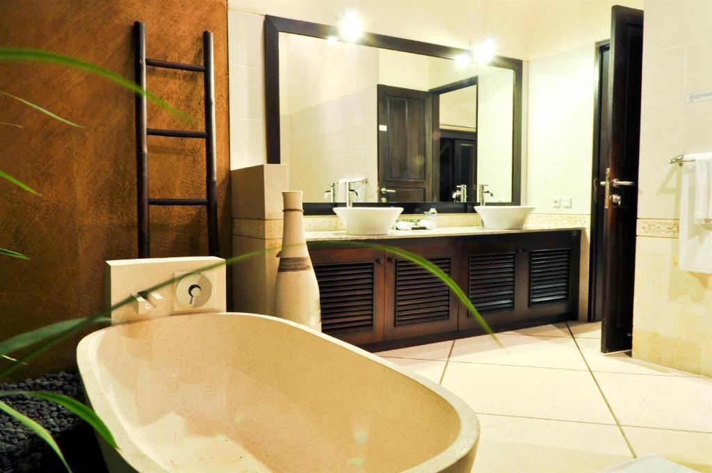 Villa Teman Seminyak Esterno foto