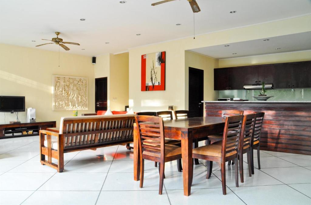 Villa Teman Seminyak Esterno foto